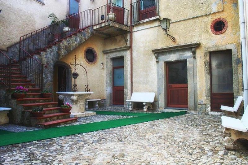 Hotel Florio Castiglione De Sicilia Ngoại thất bức ảnh